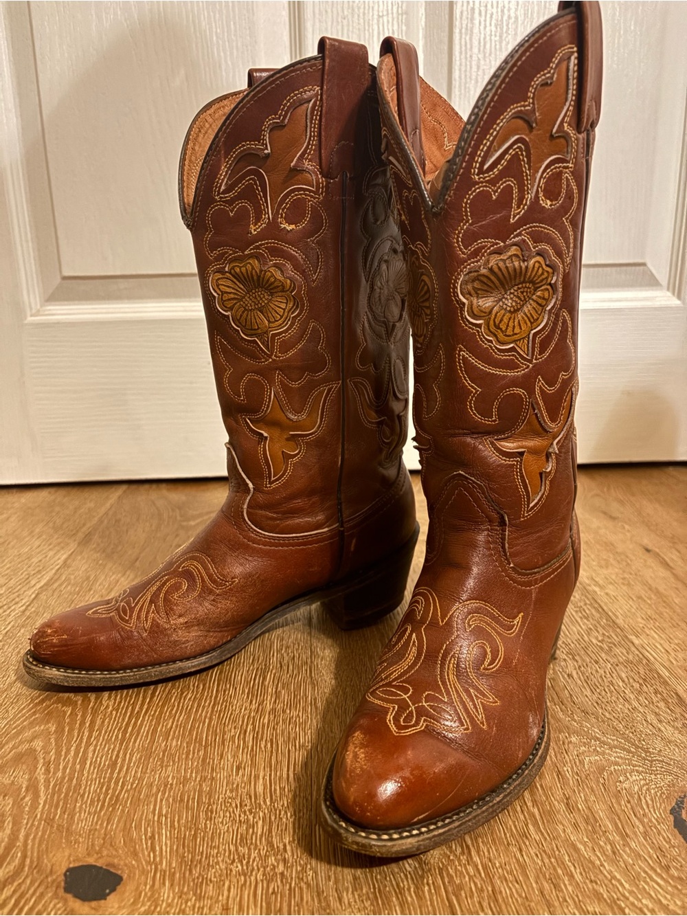 Women's Vintage Chestnut Beautiful Floral Embroidered Leather Western Boots S6